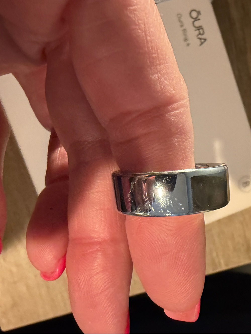 Oura Ring 4 Silver Size 8 - Picture 7 of 9